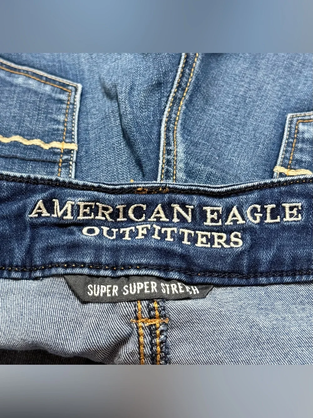 American Eagle Hi Rise Shortie Women’s 10 Blue Jeans Distressed Denim High Rise